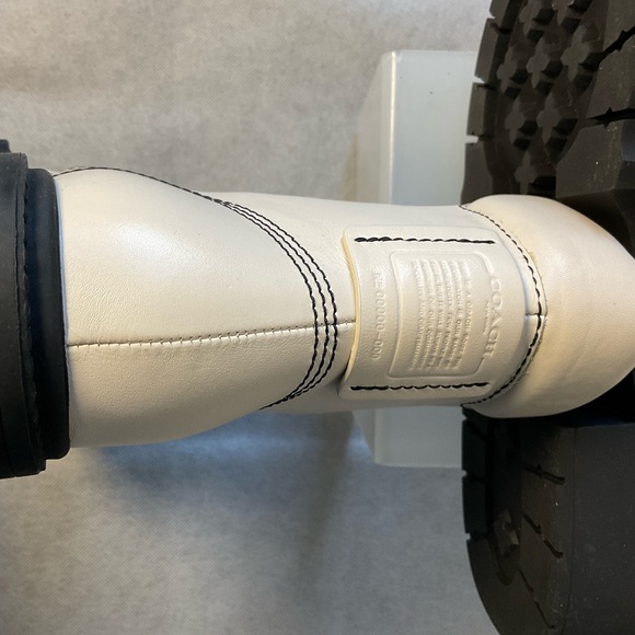 Coach Lorimer Leather boots size 7- Brand New with Box - Chalk Color - Picture 9 of 13